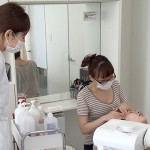 【スクール授業風景】エステティシャンになるために。フェイシャル応用コースのレッスン雰囲気。