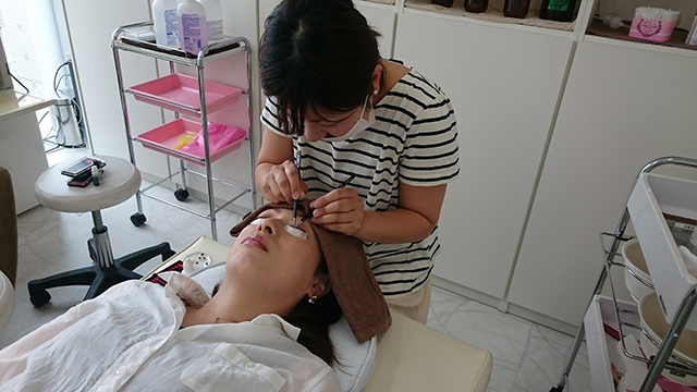 偶然にもお二人共、元美容師さんです。